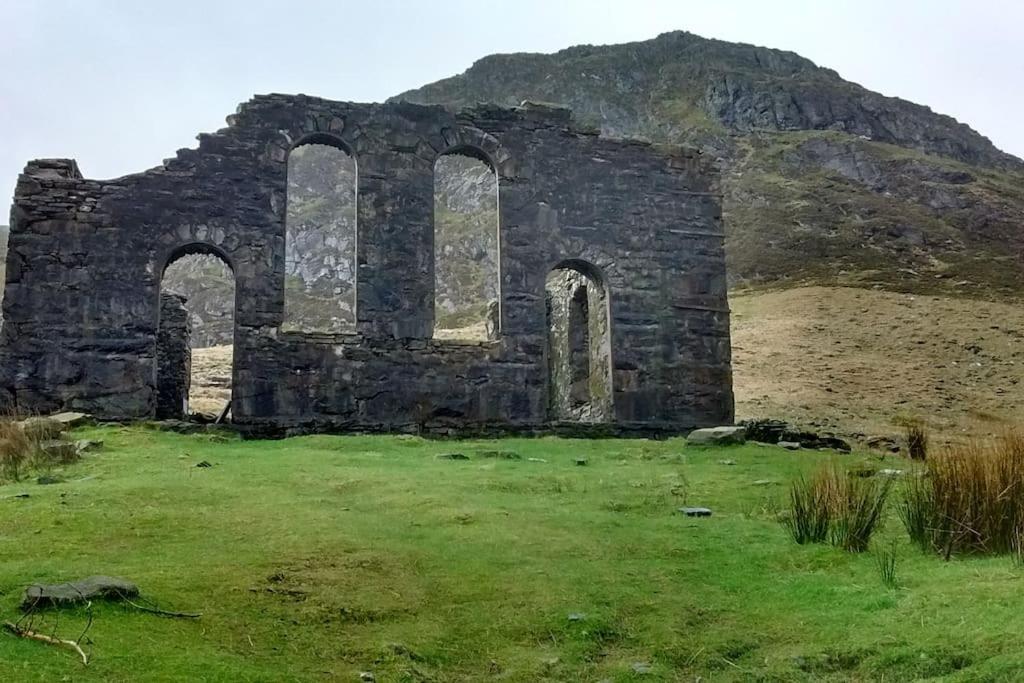 Ty Hen - Quirky Grade II Listed Cottage Blaenau Ffestiniog Dış mekan fotoğraf